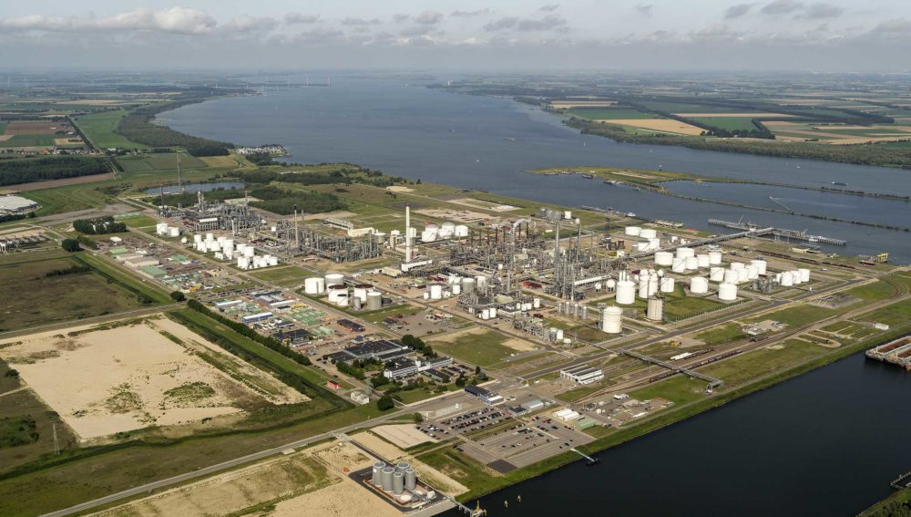 Luchtfoto-Shell-Moerdijk - Agro & Chemistry