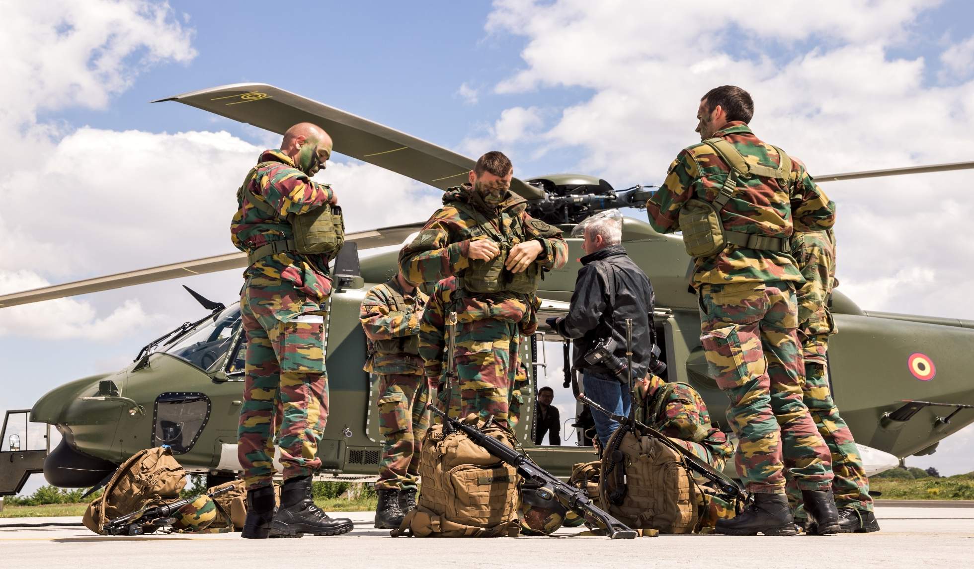 Belgian army soldiers preparing for the THPU exercise.
